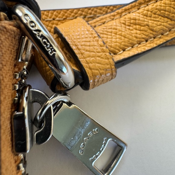 Coach Crossbody Bag in Mustard Hue - Picture 3 of 12